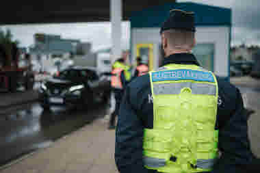 Kustbevakare bakifrån