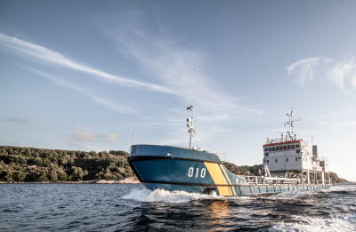 Miljöskyddsfartyg KBV 010 till havs