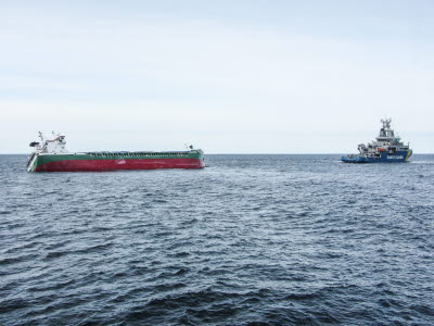 Emergency towing of the ship Phantom